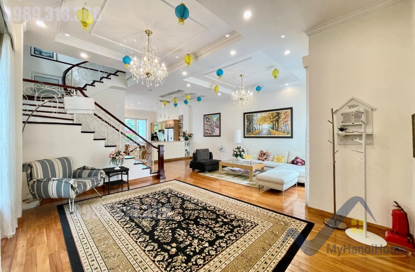Chính chủ cho thuê biệt thự Vinhome Riverside gần BIS full 3