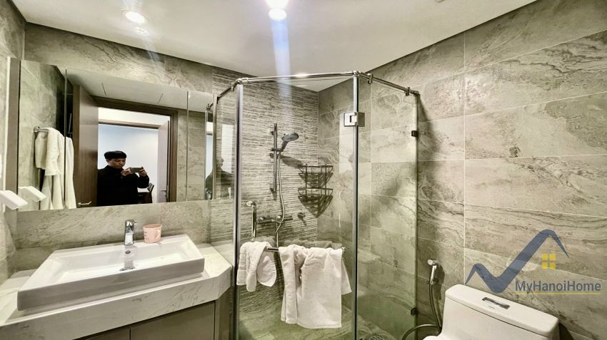 Cho thuê 2PN 2WC căn hộ Vinhomes Symphony full đồ 9