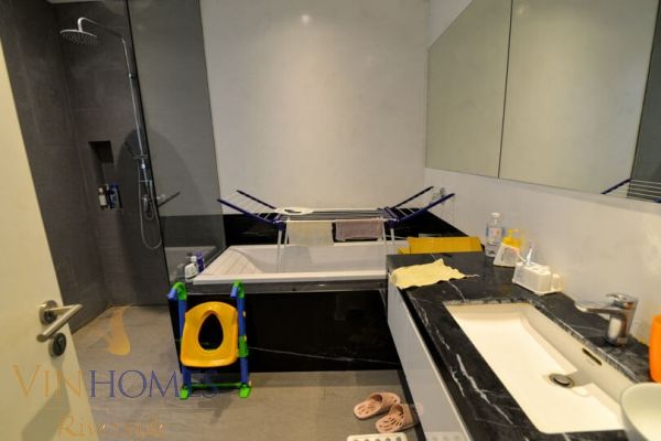Cho thuê biệt thự Bằng Lăng Vinhomes Riverside đủ đồ 4PN 5