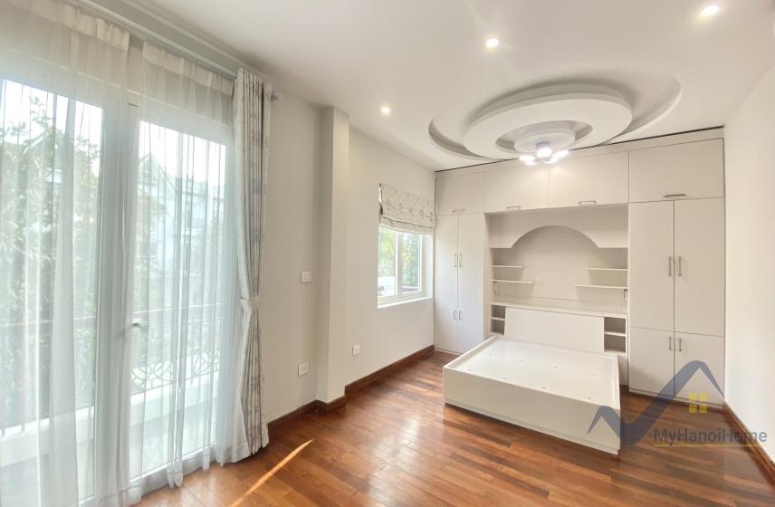 Cho thuê biệt thự đơn lập Vinhomes Riverside có tầng hầm 10