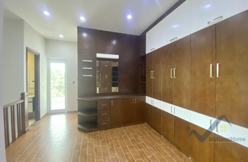 Cho thuê biệt thự đơn lập Vinhomes Riverside có tầng hầm 12