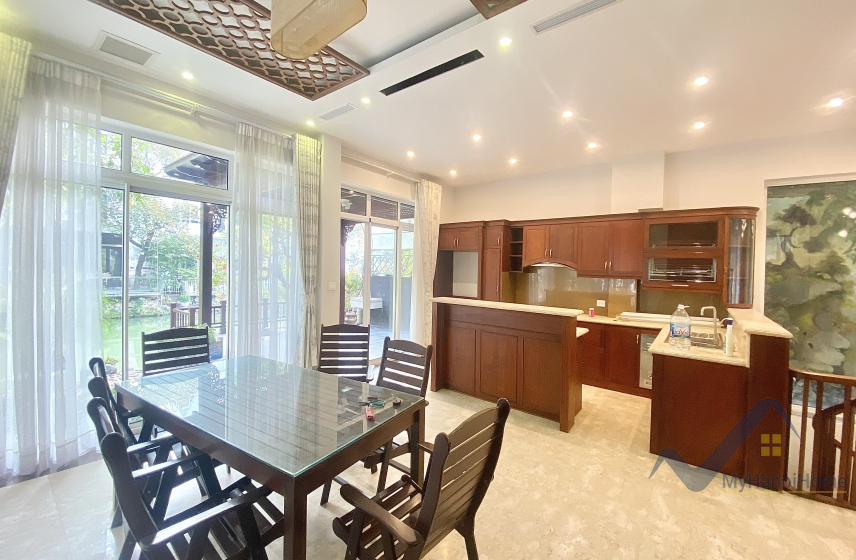 Cho thuê biệt thự đơn lập Vinhomes Riverside có tầng hầm 4