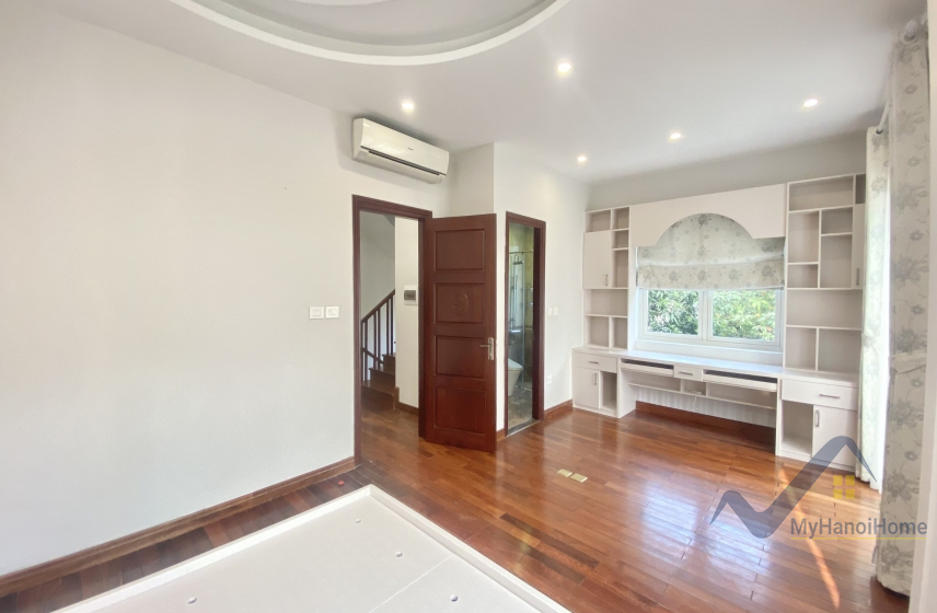 Cho thuê biệt thự đơn lập Vinhomes Riverside có tầng hầm 9
