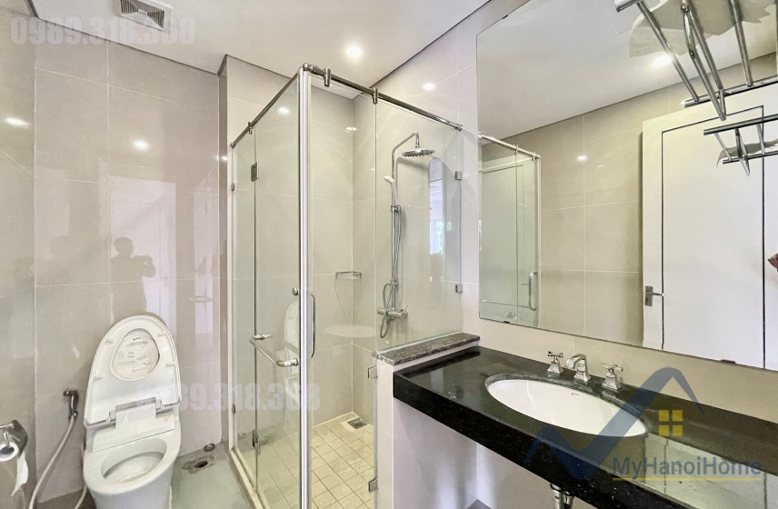 Cho thuê biệt thự đơn lập Vinhomes Riverside sân vườn rộng 3PN 15