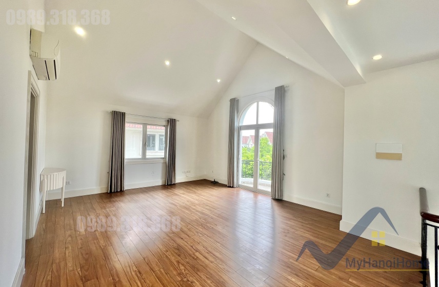 Cho thuê biệt thự đơn lập Vinhomes Riverside sân vườn rộng 3PN 16