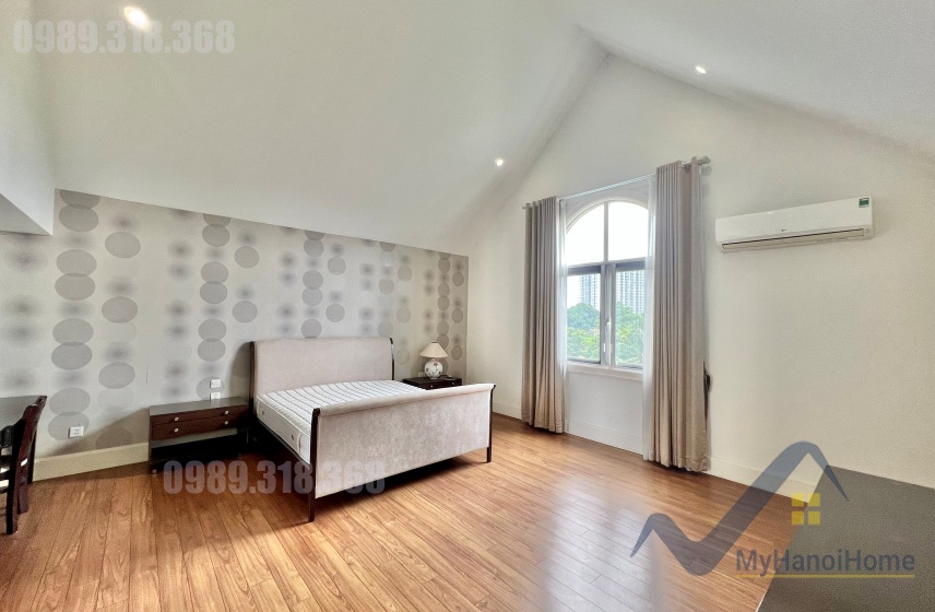 Cho thuê biệt thự đơn lập Vinhomes Riverside sân vườn rộng 3PN 18