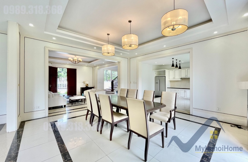 Cho thuê biệt thự đơn lập Vinhomes Riverside sân vườn rộng 3PN 5