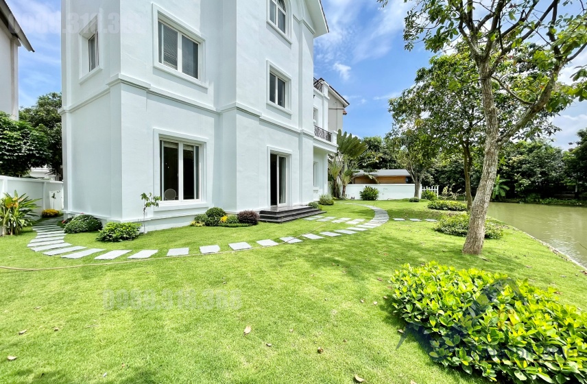Cho thuê biệt thự đơn lập Vinhomes Riverside sân vườn rộng 3PN 8