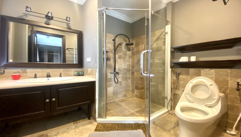 Cho thuê biệt thự đơn lập Vinhomes Riverside vị trí gần trường BIS 18