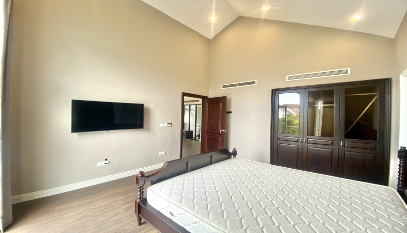 Cho thuê biệt thự đơn lập Vinhomes Riverside vị trí gần trường BIS 21