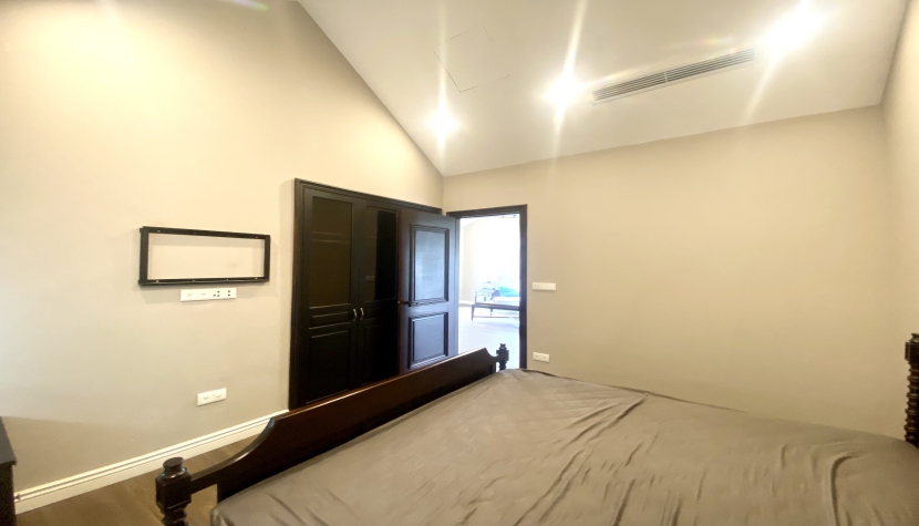 Cho thuê biệt thự đơn lập Vinhomes Riverside vị trí gần trường BIS 24