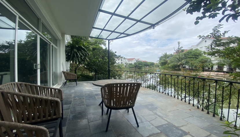 Cho thuê biệt thự đơn lập Vinhomes Riverside vị trí gần trường BIS 6