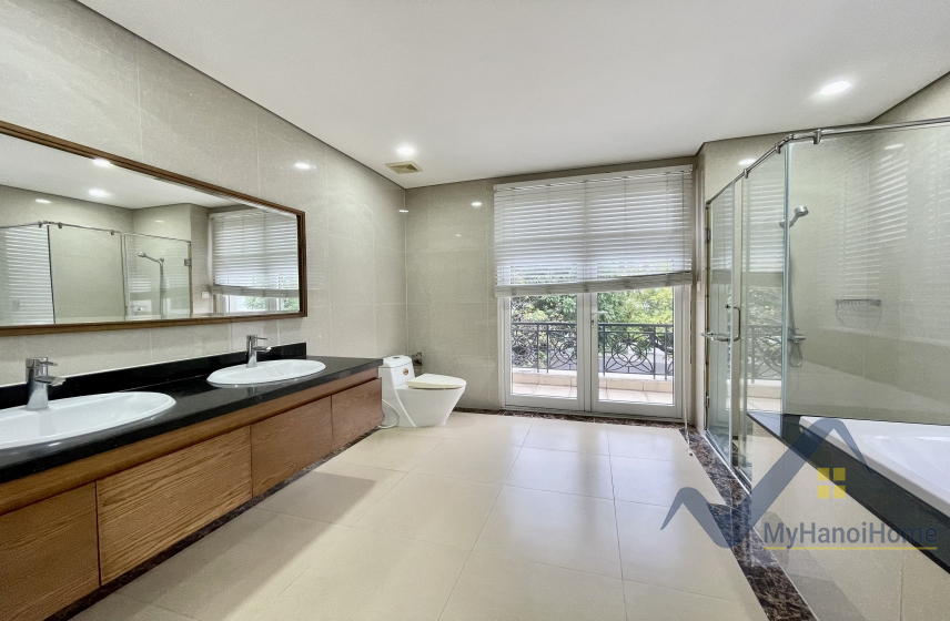 Cho thuê biệt thự đơn lập Vinhomes Riverside vườn rộng đủ đồ 10