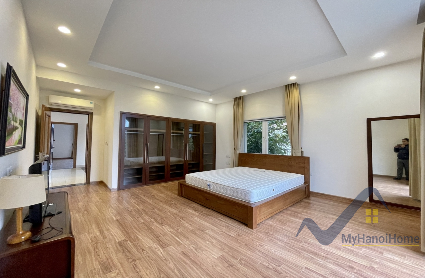 Cho thuê biệt thự đơn lập Vinhomes Riverside vườn rộng đủ đồ 21