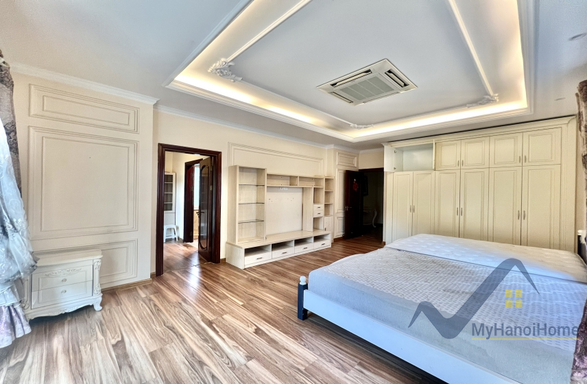Cho thuê biệt thự đủ đồ Vinhomes Riverside có tầng hầm, gần BIS 10