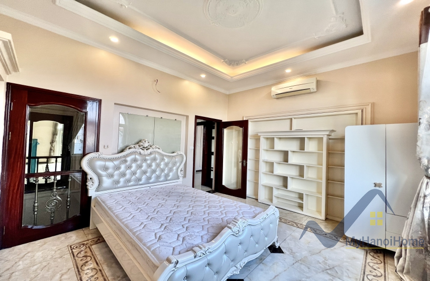 Cho thuê biệt thự đủ đồ Vinhomes Riverside có tầng hầm, gần BIS 17