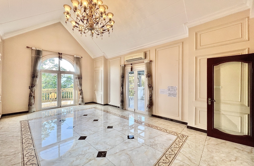 Cho thuê biệt thự đủ đồ Vinhomes Riverside có tầng hầm, gần BIS 22