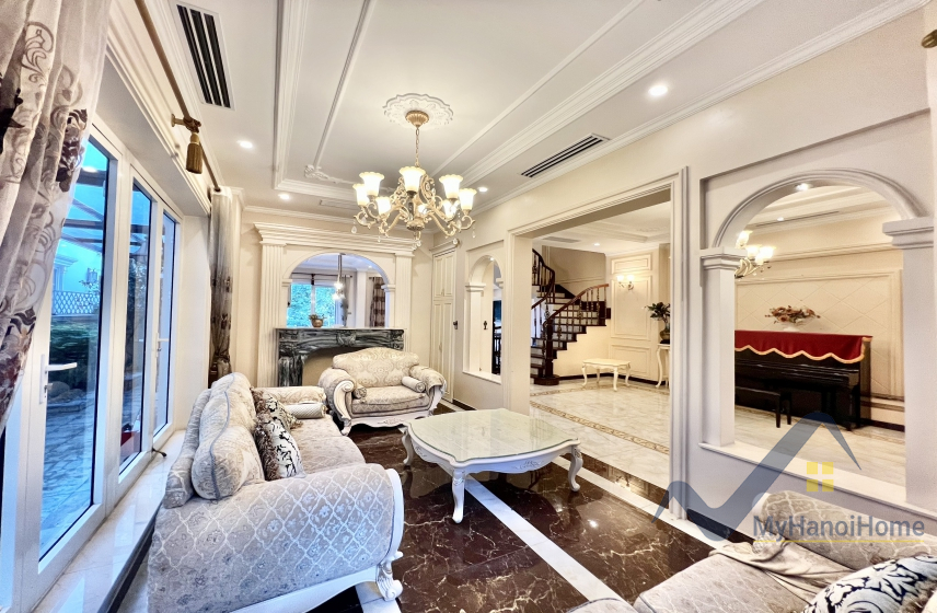 Cho thuê biệt thự đủ đồ Vinhomes Riverside có tầng hầm, gần BIS 3