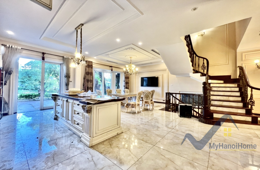 Cho thuê biệt thự đủ đồ Vinhomes Riverside có tầng hầm, gần BIS 4