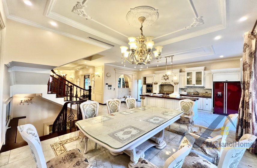 Cho thuê biệt thự đủ đồ Vinhomes Riverside có tầng hầm, gần BIS 6