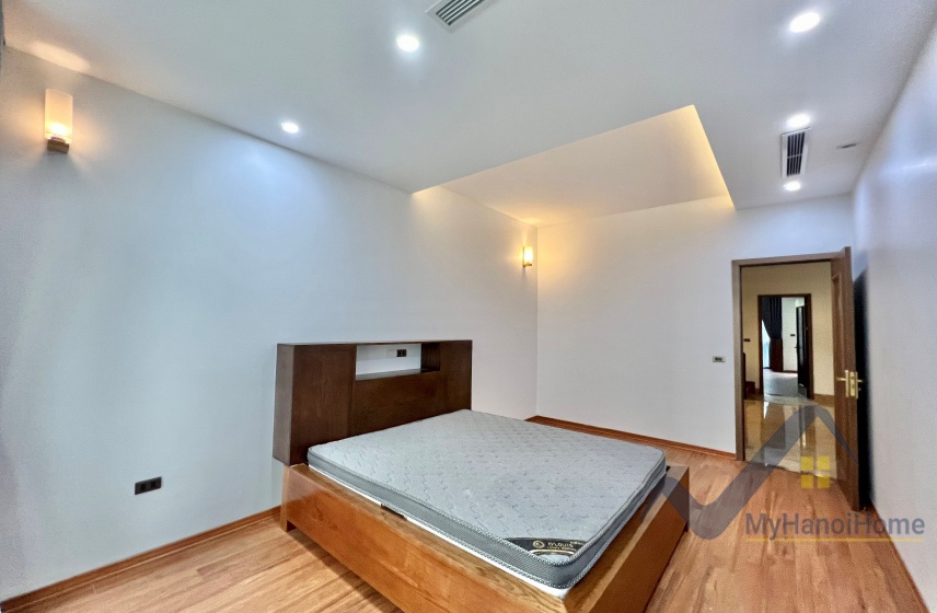 Cho thuê biệt thự Harmonny Vinhomes Riverside có thang máy 10