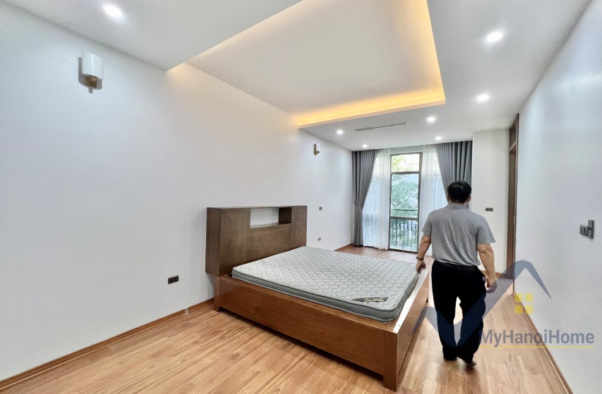Cho thuê biệt thự Harmonny Vinhomes Riverside có thang máy 12