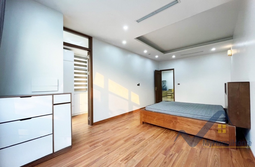 Cho thuê biệt thự Harmonny Vinhomes Riverside có thang máy 13
