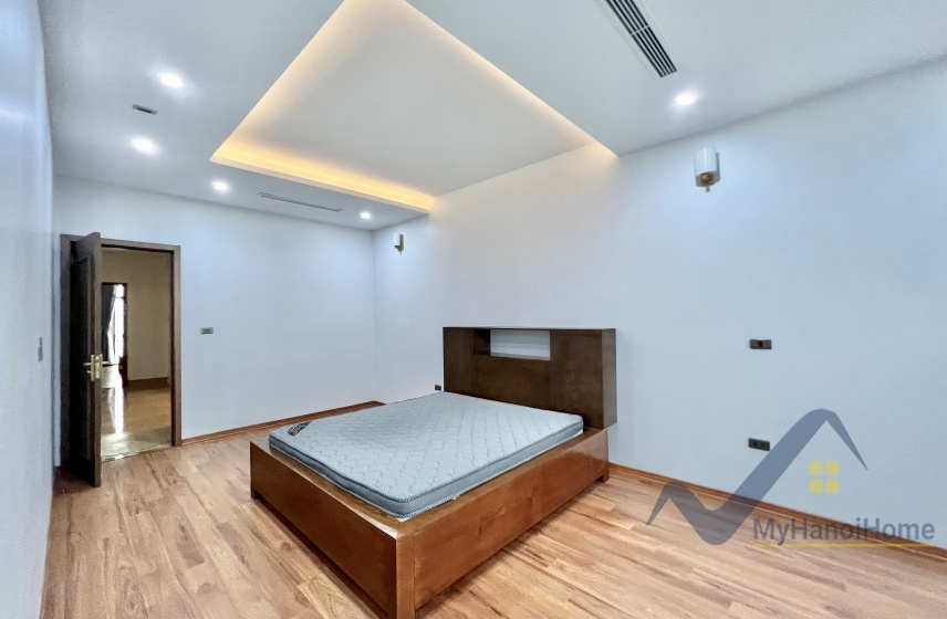 Cho thuê biệt thự Harmonny Vinhomes Riverside có thang máy 15