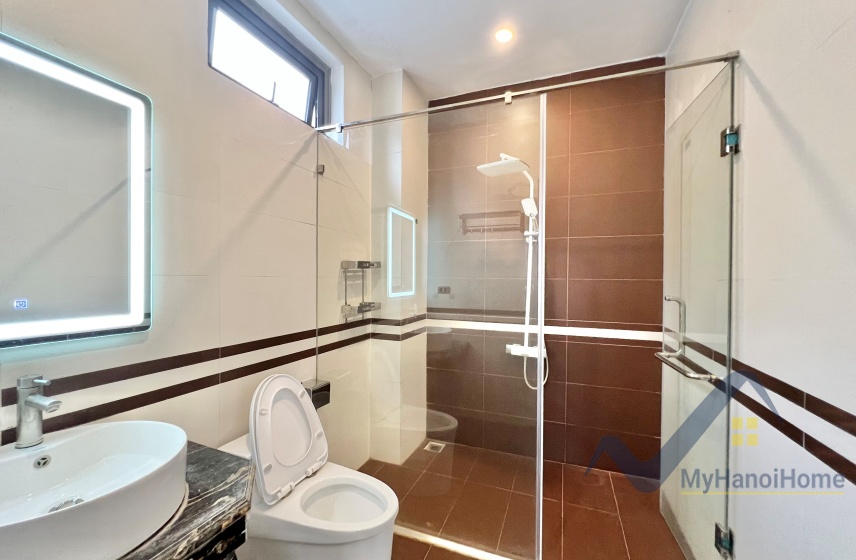 Cho thuê biệt thự Harmonny Vinhomes Riverside có thang máy 16