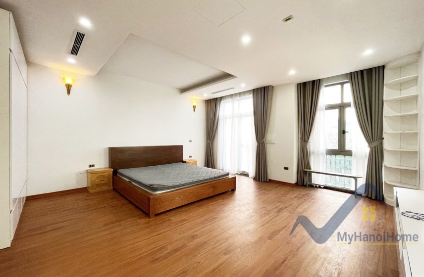 Cho thuê biệt thự Harmonny Vinhomes Riverside có thang máy 17