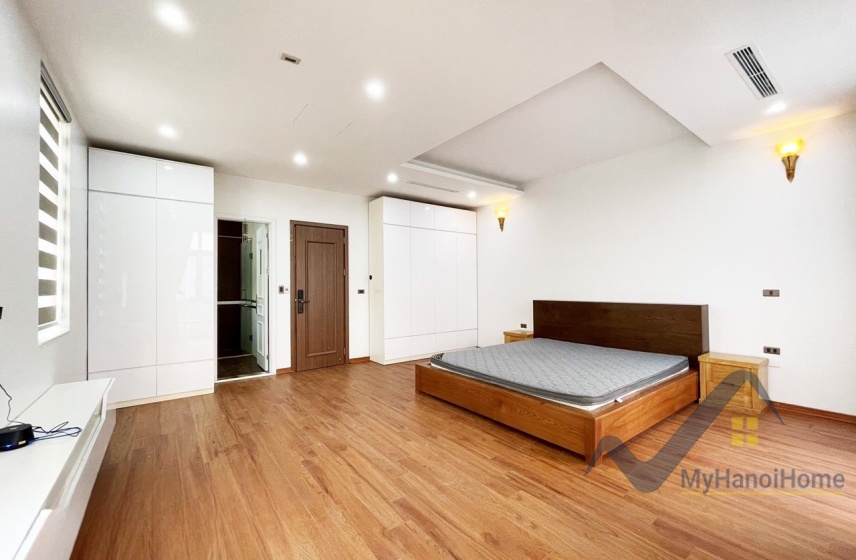 Cho thuê biệt thự Harmonny Vinhomes Riverside có thang máy 18