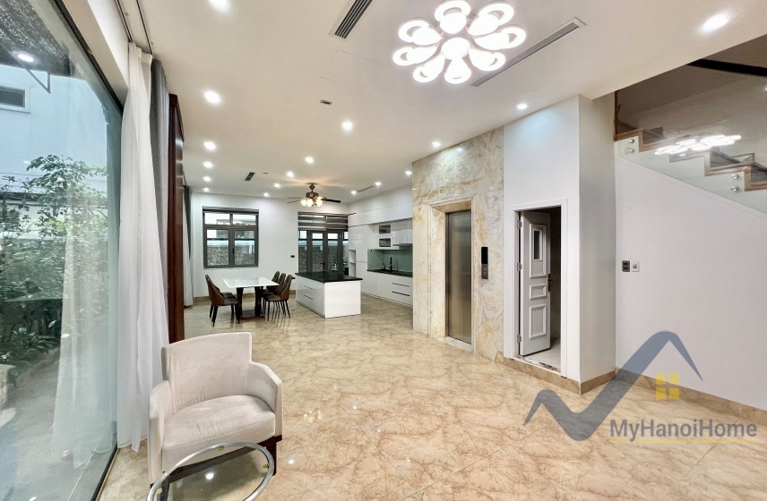 Cho thuê biệt thự Harmonny Vinhomes Riverside có thang máy 2