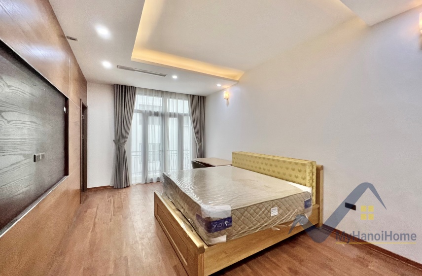 Cho thuê biệt thự Harmonny Vinhomes Riverside có thang máy 22