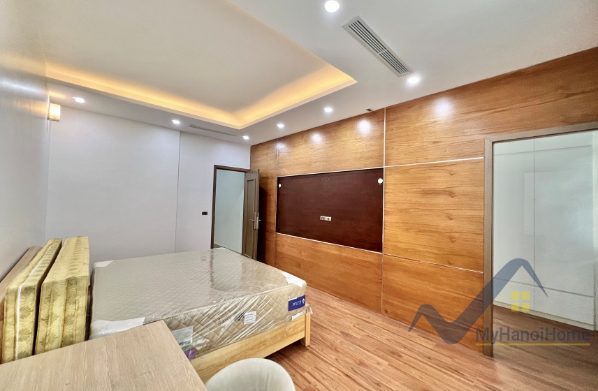 Cho thuê biệt thự Harmonny Vinhomes Riverside có thang máy 23
