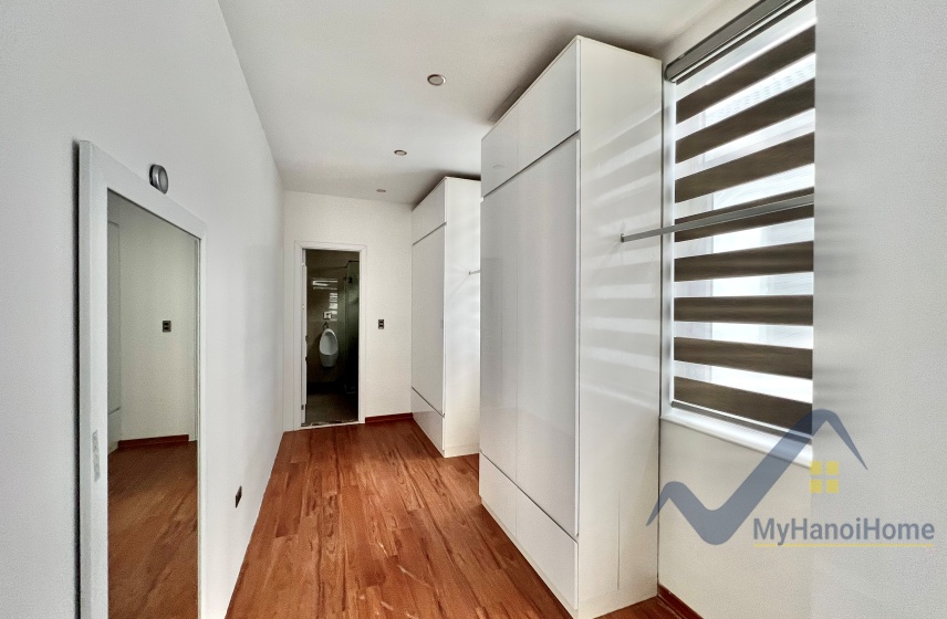 Cho thuê biệt thự Harmonny Vinhomes Riverside có thang máy 25