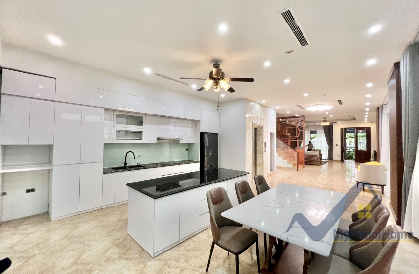 Cho thuê biệt thự Harmonny Vinhomes Riverside có thang máy 4