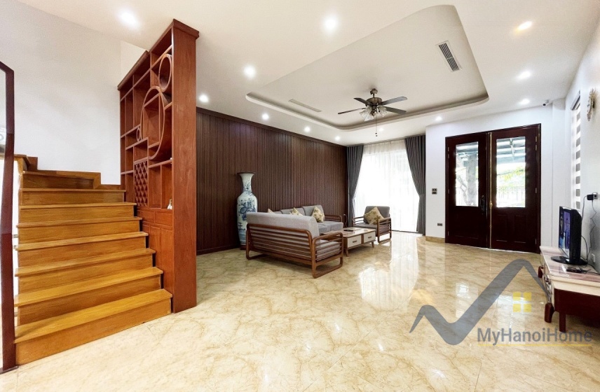 Cho thuê biệt thự Harmonny Vinhomes Riverside có thang máy 8