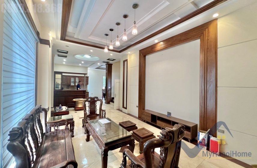 Cho thuê biệt thự Hoa Sữa Vinhomes Riverside 4PN đủ đồ 1