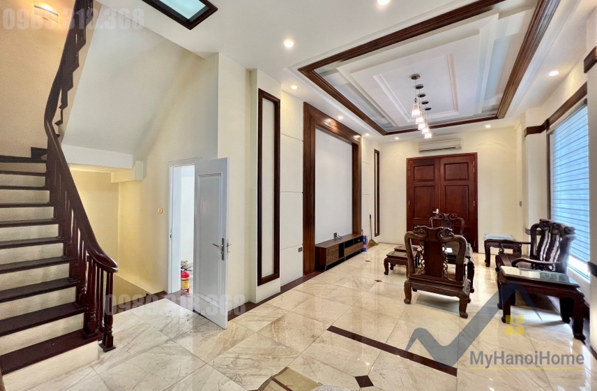 Cho thuê biệt thự Hoa Sữa Vinhomes Riverside 4PN đủ đồ 2