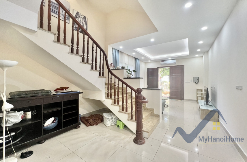 Cho thuê biệt thự Hoa Sữa Vinhomes Riverside đã hoàn thiện 2