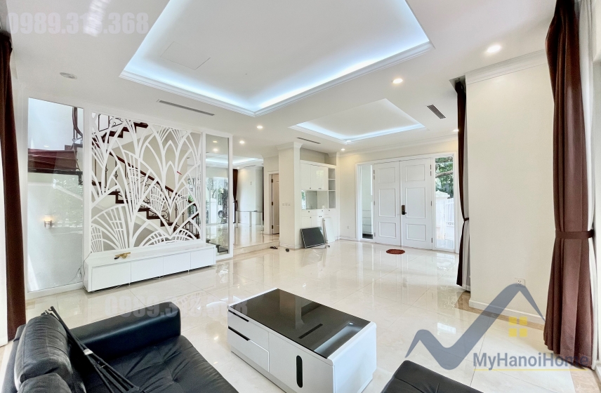 Cho thuê biệt thự Hoa Sữa Vinhomes Riverside full nội thất 2