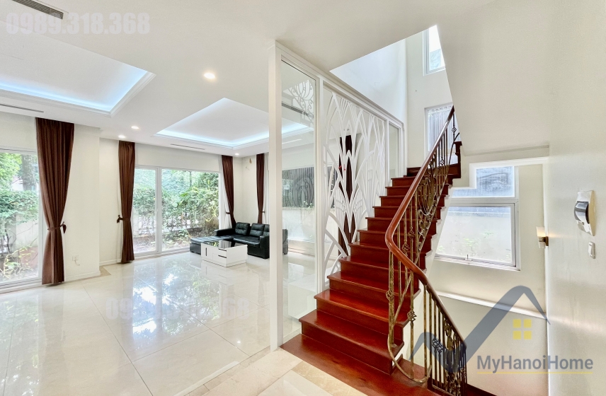 Cho thuê biệt thự Hoa Sữa Vinhomes Riverside full nội thất 3