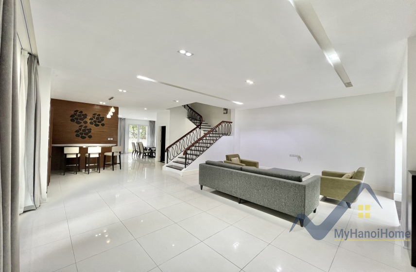 Cho thuê biệt thự Hoa Sữa Vinhomes Riverside, gần BIS, đủ đồ 1