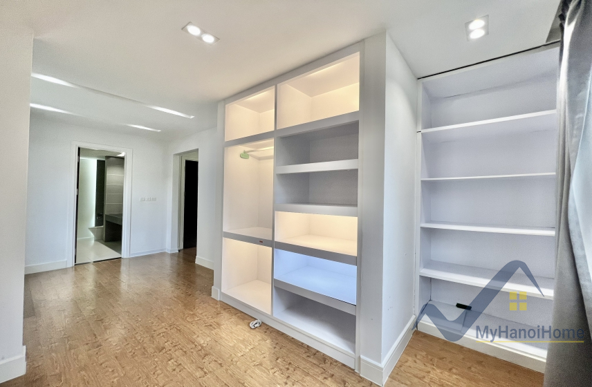 Cho thuê biệt thự Hoa Sữa Vinhomes Riverside, gần BIS, đủ đồ 12
