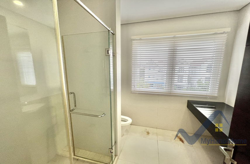 Cho thuê biệt thự Hoa Sữa Vinhomes Riverside, gần BIS, đủ đồ 18