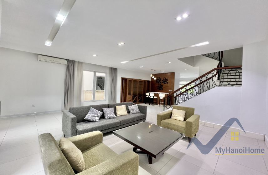 Cho thuê biệt thự Hoa Sữa Vinhomes Riverside, gần BIS, đủ đồ 2