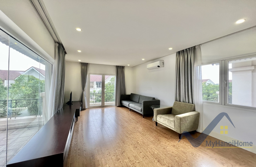 Cho thuê biệt thự Hoa Sữa Vinhomes Riverside, gần BIS, đủ đồ 20