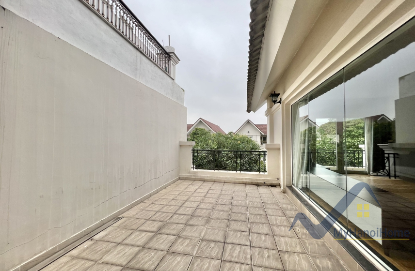 Cho thuê biệt thự Hoa Sữa Vinhomes Riverside, gần BIS, đủ đồ 22