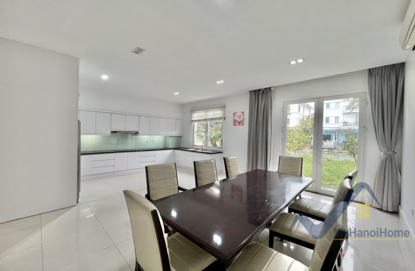Cho thuê biệt thự Hoa Sữa Vinhomes Riverside, gần BIS, đủ đồ 4