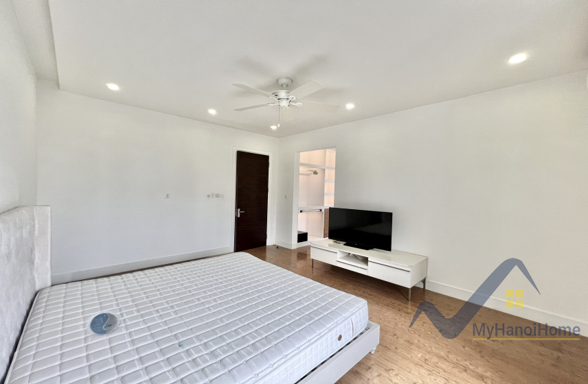Cho thuê biệt thự Hoa Sữa Vinhomes Riverside, gần BIS, đủ đồ 8